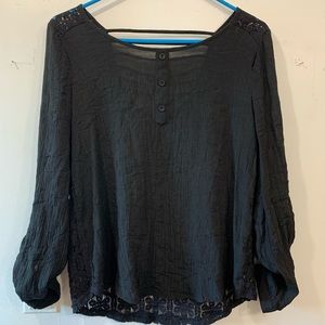 Black high low shirt